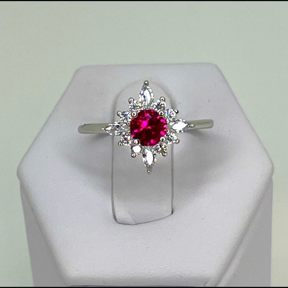 Sale $18 Firm! .925 Sterling Silver Starburst Simulated Ruby Cz Ring - Picture 5 of 15